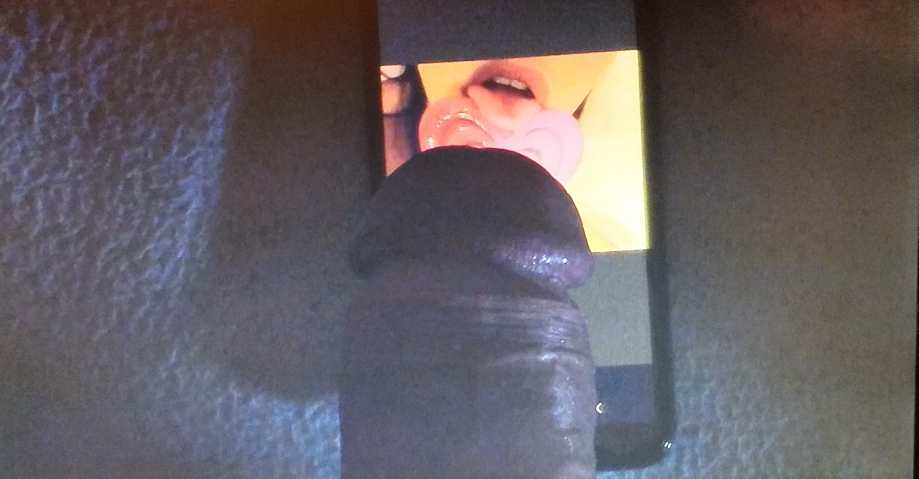I made a tribute with a photo on PornHub from the account (Jennyfer Queen)