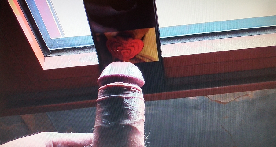 I made a tribute with a photo on PornHub from the account (Jennyfer Queen)