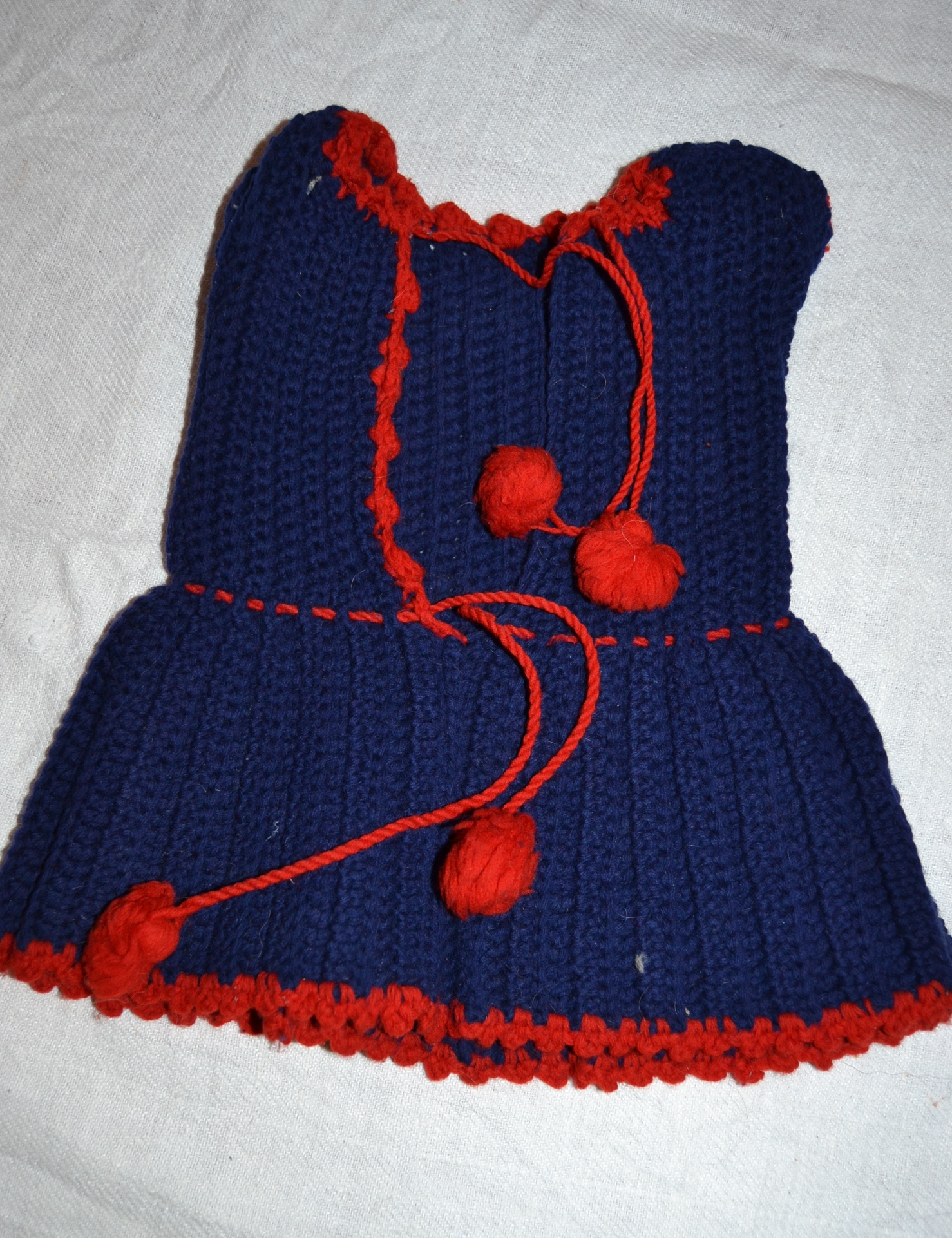 Robe tricoté pour poupée ancienne