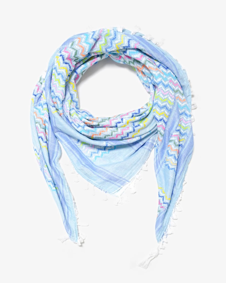 Akka Kufiya folded – authentic Palestinian keffiyeh scarf, Hirbawi Factory