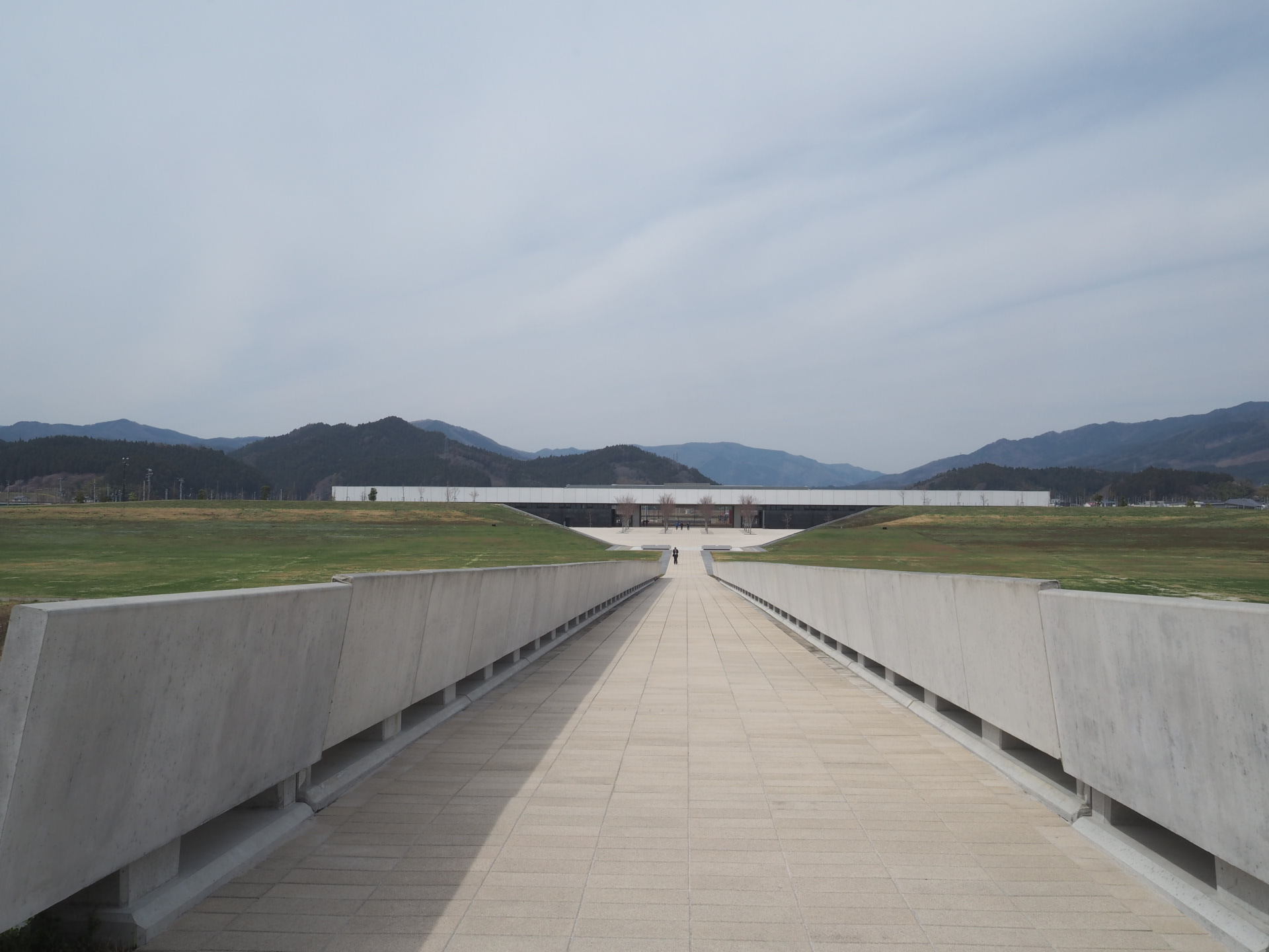 海へと向かう祈りの場