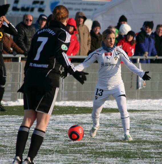 Melanie Behringer (li.), Melissa Wiik