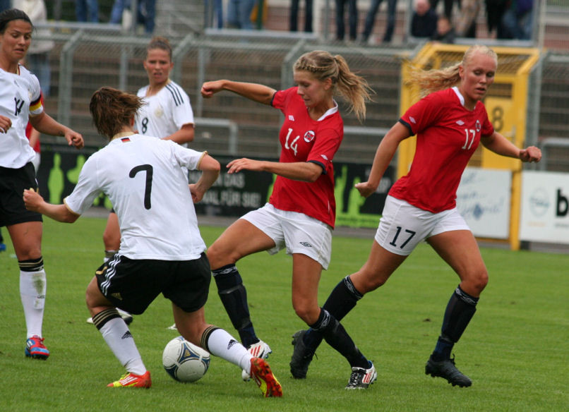 Die gut stehende Deutschland-Abwehr ließ Ada Stolsmo Hegerberg das nicht durchgehen ...