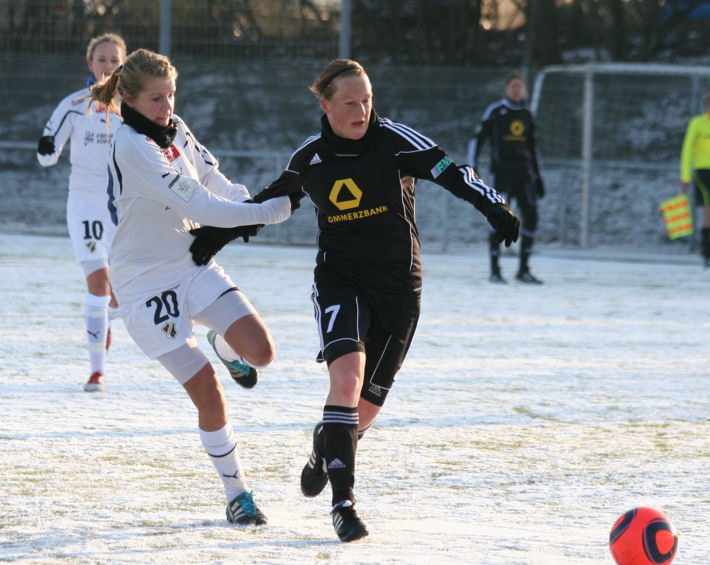 Ada Stolsmo Hegerberg (li.), Melanie Behringer