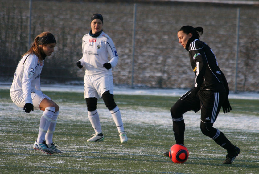 Andrine Stolsmo Hegerberg (li.), Katrine Pedersen, Jessica Landström