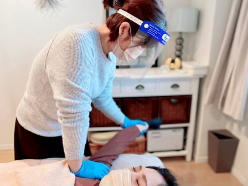 東京リラックセーションアカデミー【整体の施術写真】ボディセラピストコース在校生