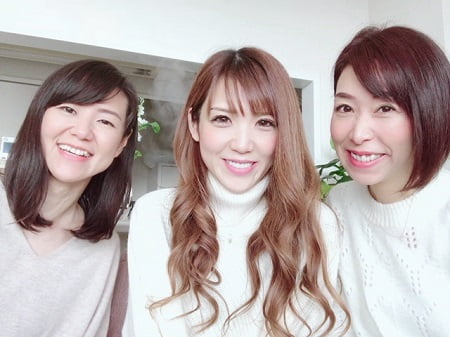 リンパケアリストコース卒業生安島さんとリンパケアリストコース在校生鈴木さん
