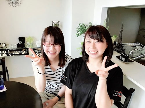 ボディセラピストコース在校生仲田さんとボディセラピストコース卒業生桑名さん