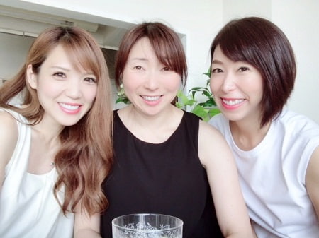 リンパケアリストコース卒業生安島さんとボディセラピストコース在校生染井さんと