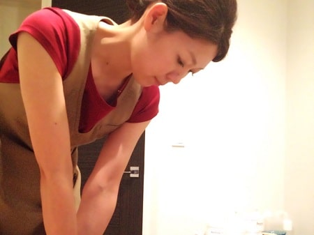 東京リラックセーションアカデミー【整体1日講座の施術写真】リンパケアリストコース卒業生受講生