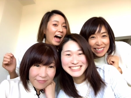 リンパセラピストコース卒業生伊藤さん、リンパケアリストコース在校生河西さん、ボディセラピストコース在校生亜希さん