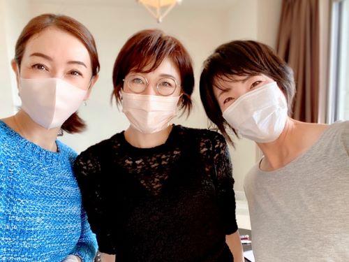 東京リラックセーションアカデミー背中のリンパオイルトリートメント講習受講生とボディセラピストコース在校生