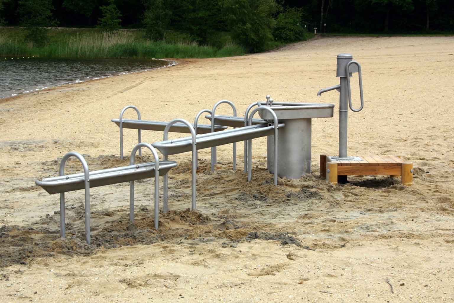 Spielplatzgeräte Wasserspielgeräte - Dörper Spielplatzgeräte ...