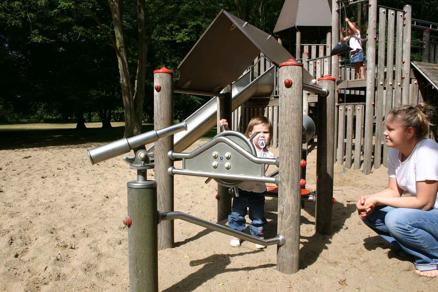 Kletter- & Gerätekombinationen Spielhäuser - Dörper Spielplatzgeräte