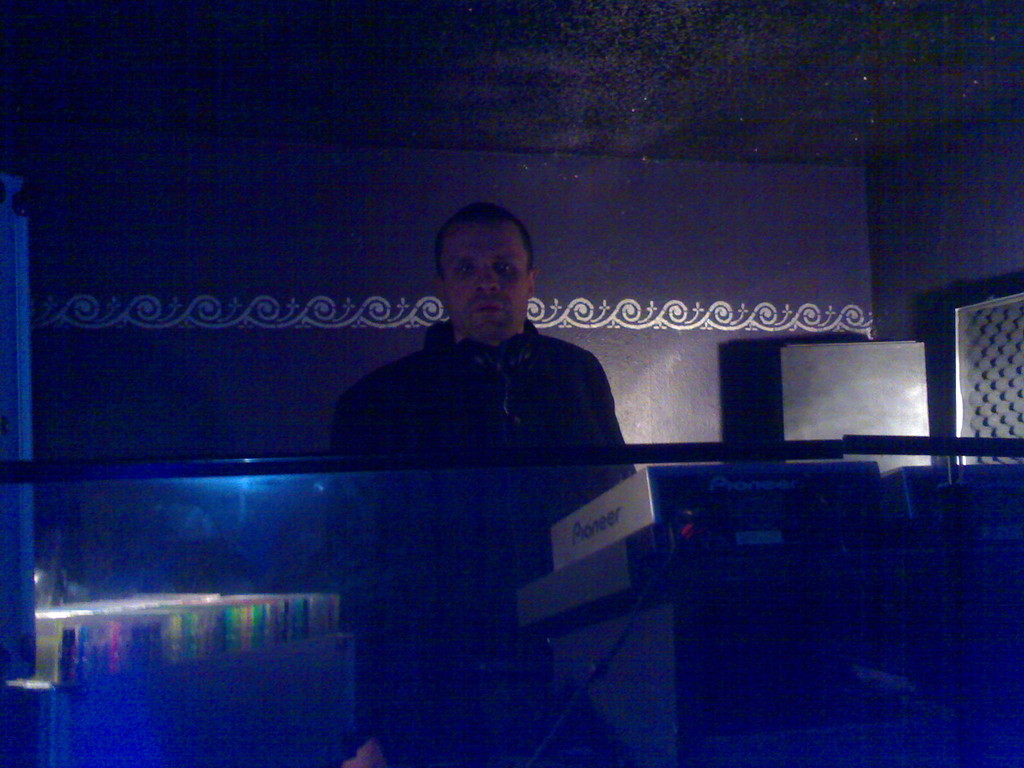 Dj Stéphane à dubai club aux platines