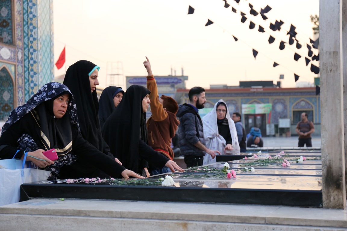 April 2018 | Tajrish Imamzadeh Saleh | Prayer in the Courtyard