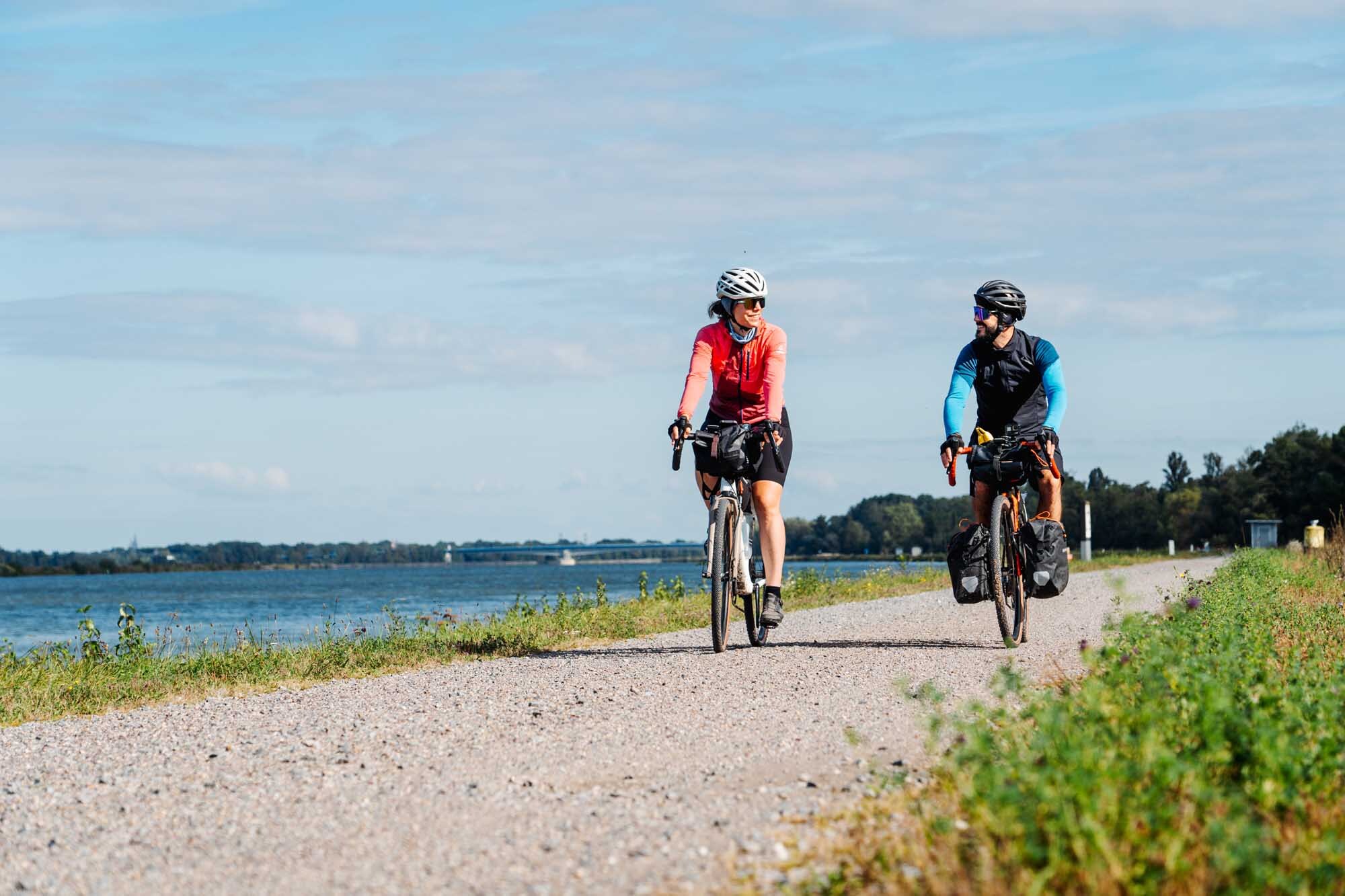 Auf dem Rheinradweg von Konstanz nach Mannheim