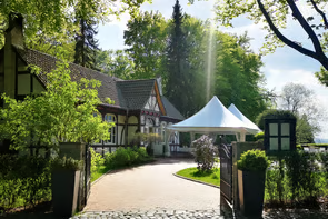 Berggasthaus Niedersachsen – idyllische Hochzeitslocation im Grünen mit romantischem Ambiente bei Hannover.