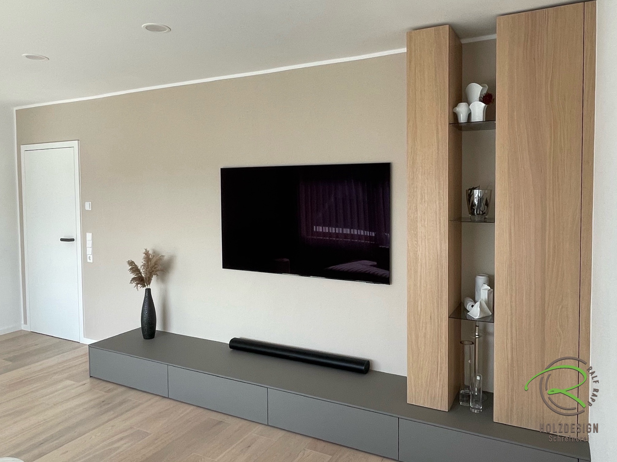 Moderne TV-Wand