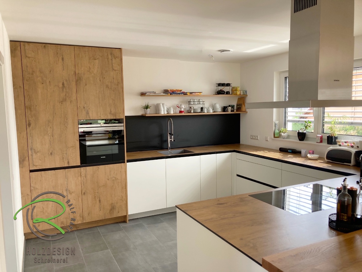 U-Form Küche mit Kochinsel - Holzdesign Rapp