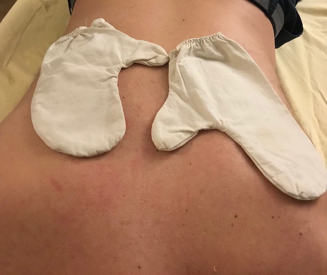 Seidenhandschuhen Behandlung