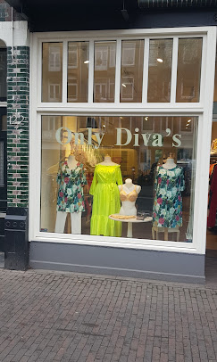 etalage van Only diva's grote maten dames kleding in Amsterdam 