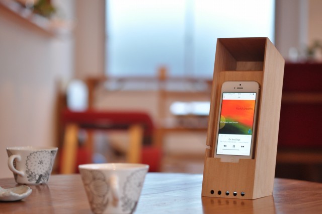 iPhone用木製スピーカー tanagokoro（たなごころ）