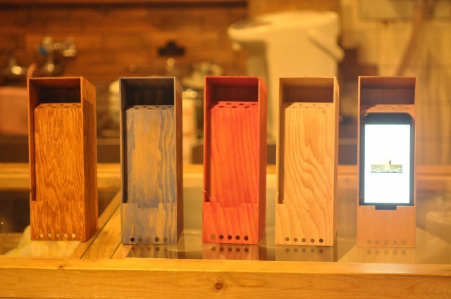 iPhone用木製スピーカー tanagokoro（たなごころ）