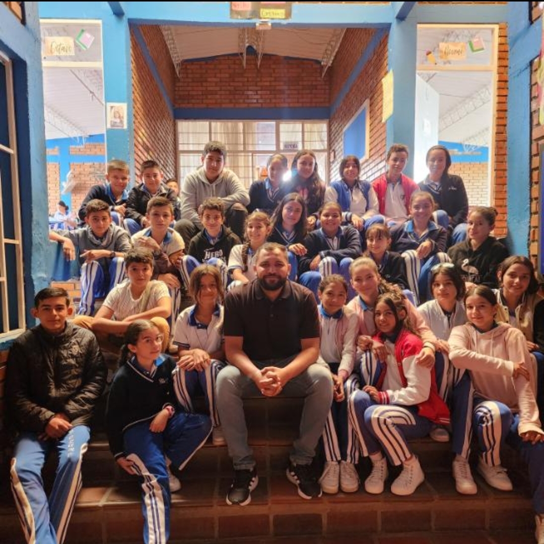 Mi grupo es el mejor porq tenemos a un gran maestro q es nuestro titular y siempre nos mantenemos unidos  como estudiantes q somos