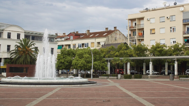 Fontein in the city centre is the most common place for meeting people. There are a lot of restaurants, shops, banks, pharmacies, supermarkets and boutiques around so it makes a pleasant time walking around.