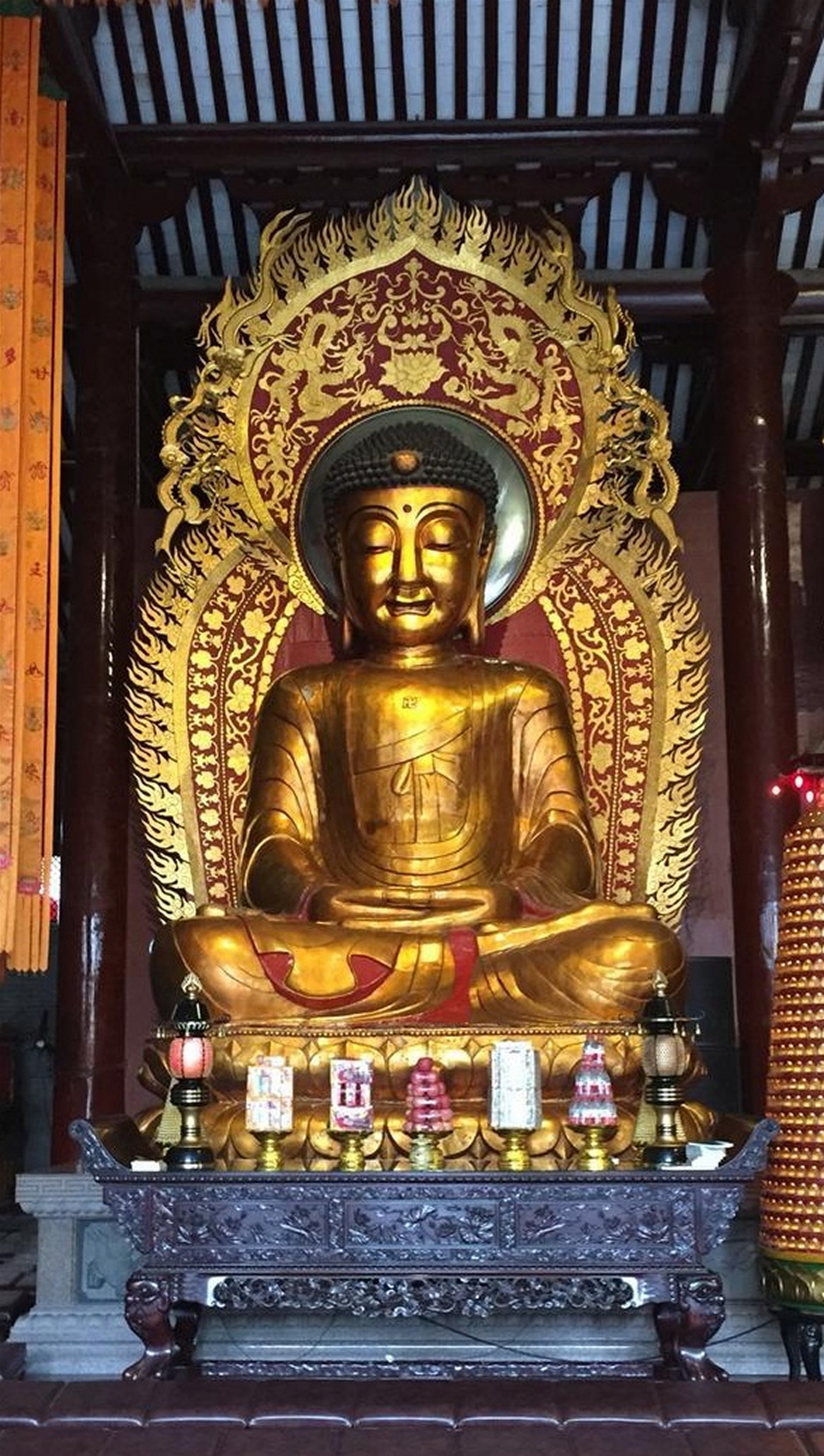 Big Buddha Temple, interior