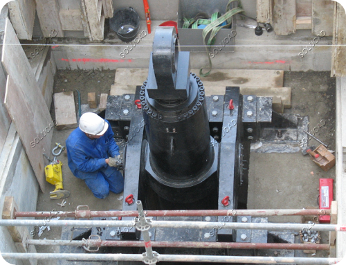 Clapet évacuateur de crues - Vérin hydraulique manoeuvre 