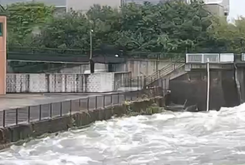 これから大雨が降るみたい！ 「大雨・洪水警報」こんな時どうする！