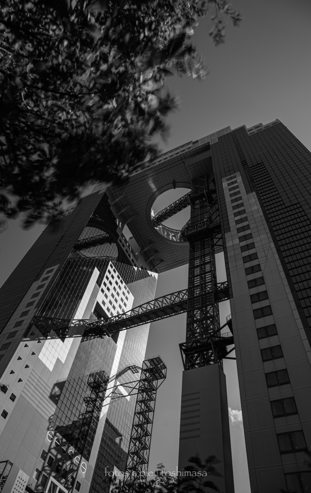 CanonEOS5Dmk2 CanonEF24-70mmF4L iso100 24mm f8 2" B ND-1000+2