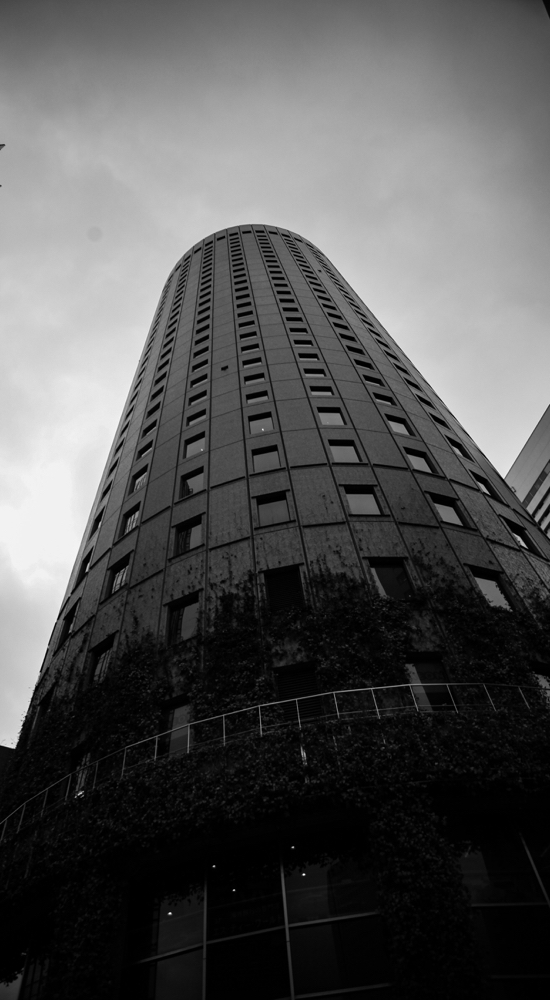 CanonEOS 5Dmk2 CanonEF24-70F4L iso400 24mm f22 1/1 M N400 photo : toshimasa
