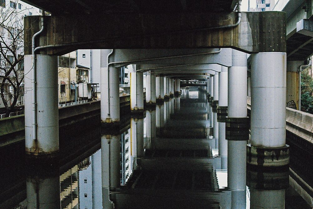 大阪 CanonF-1n CanonFD50mmF1.4 Lomography-400 photo : toshimasa