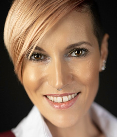 Manuela S - 24042