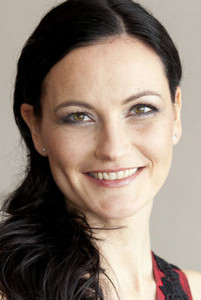 Moderatorin Margit Bacher