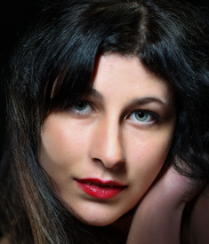 Laura T - 23022