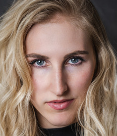 Cornelia H - 22022