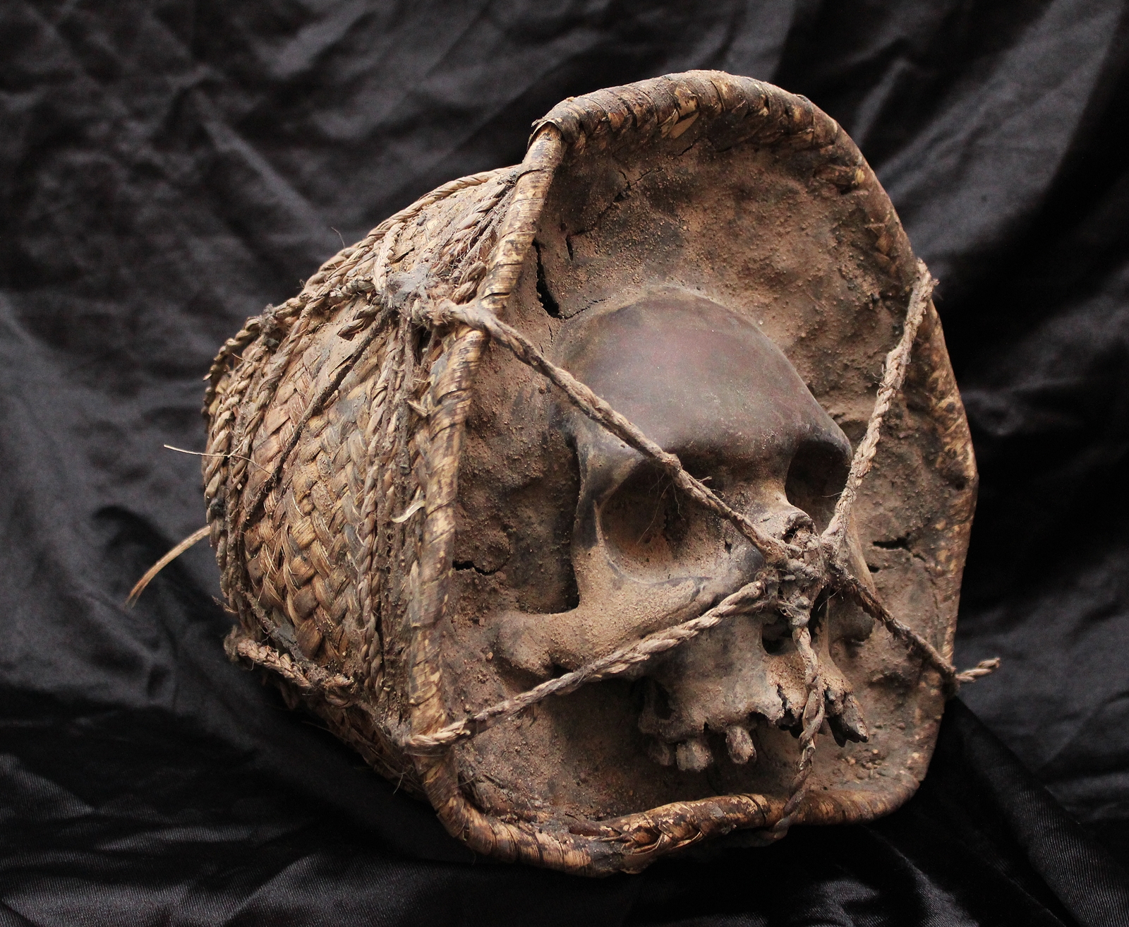 Nkisi Mbumba skulls