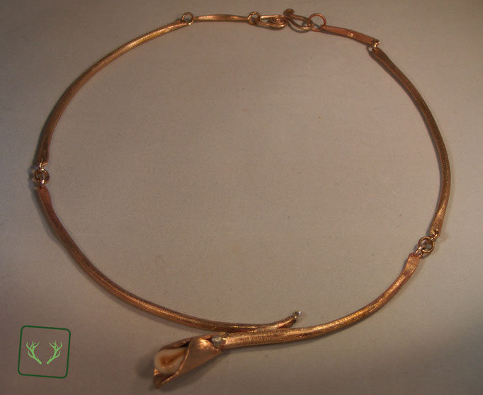 Grandelcollier aus Bronze gefertigt mit kleinem champagnerfarbenen Brillanten