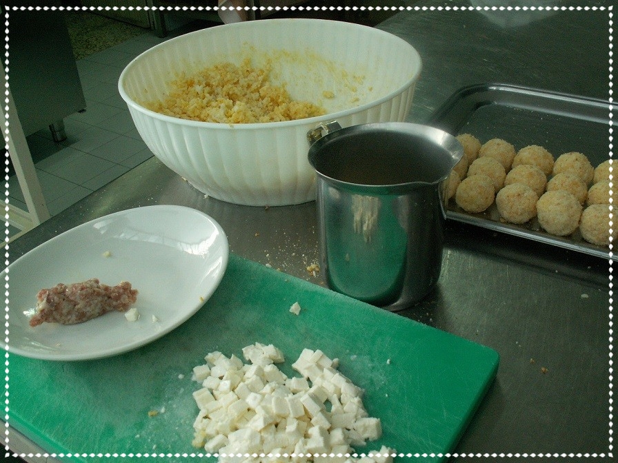 Preparazione supplì di riso
