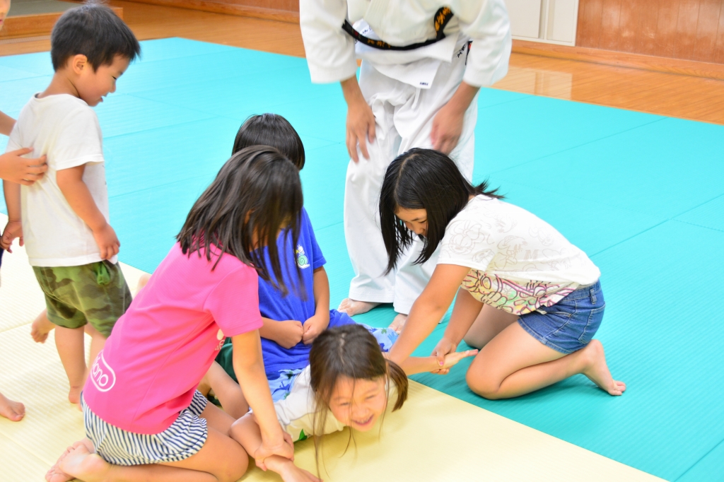 この笑顔がいいね。 諦めや恐怖からは、エネルギーが出てきません。 子どもは、笑顔と元気で。 大人は、愛情とリラックス。