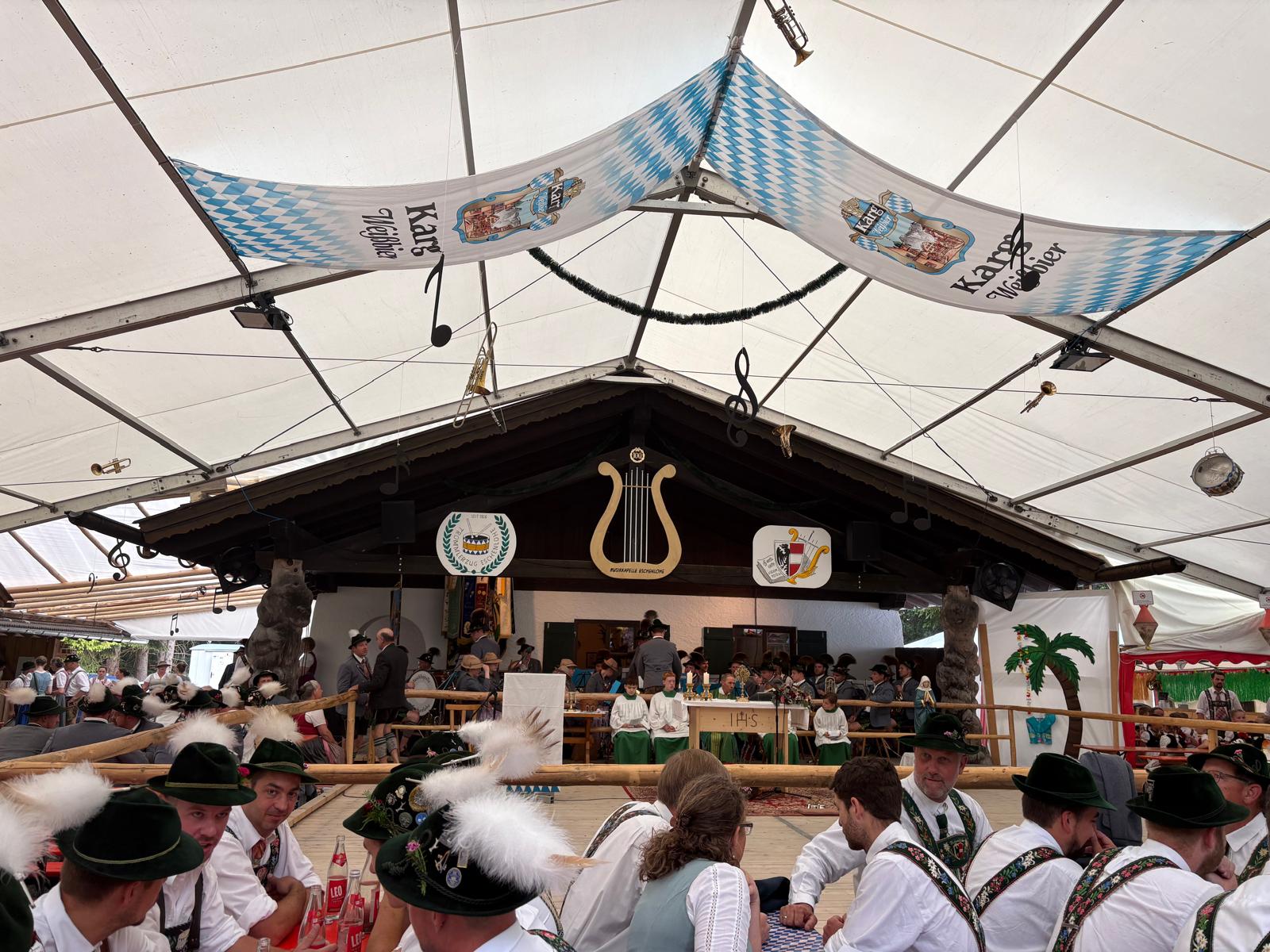 Gottesdienst zum 100-jährigen Jubiläum von Musikkapelle und Trommlerzug