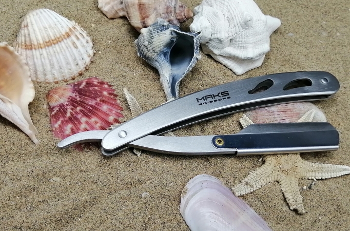 SILVER RAZOR
