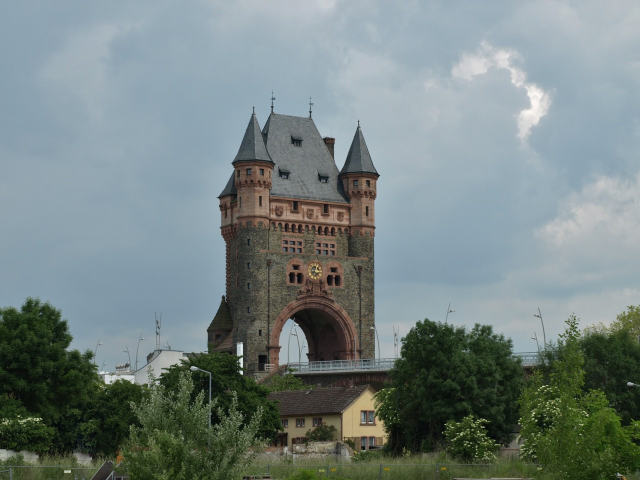 Le pont sur le Rhin.