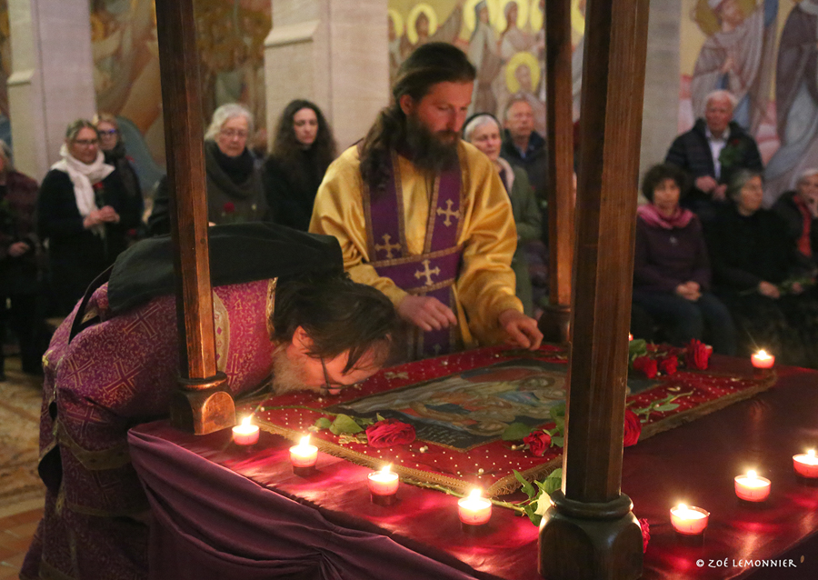 Vénération du clergé et des fidèles