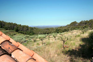 Vue sud-ouest sur la Sainte Baume et la Sainte Victoire