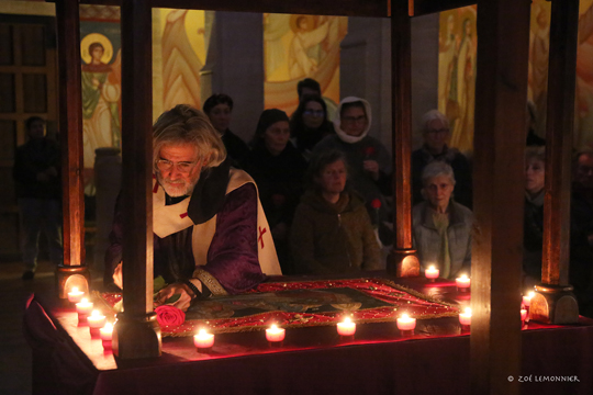 Vénération au tombeau